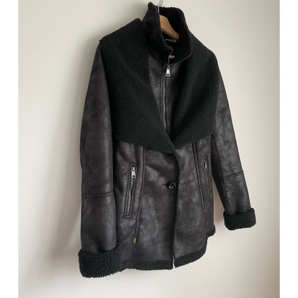 Soia & kyo - Sherpa Lined Jacket in Black - Picture 5 of 11